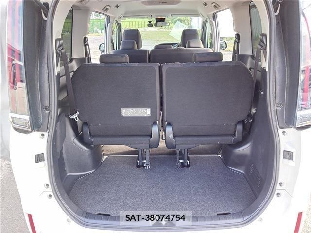 Toyota NOAH 2021-08 8744779-18