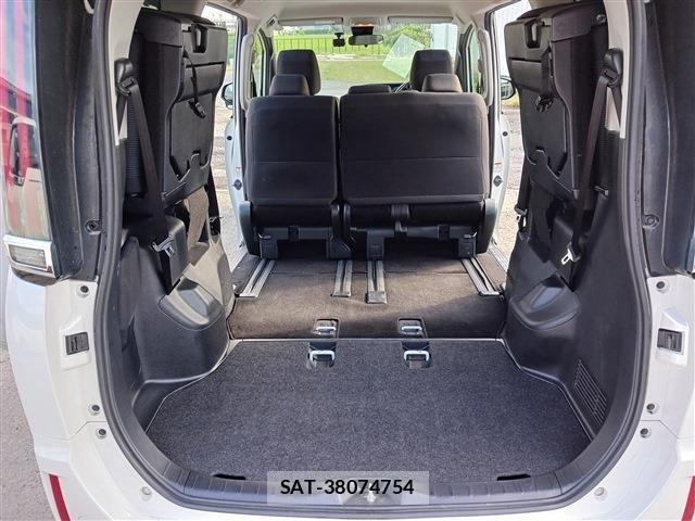 Toyota NOAH 2021-08 8744779-19