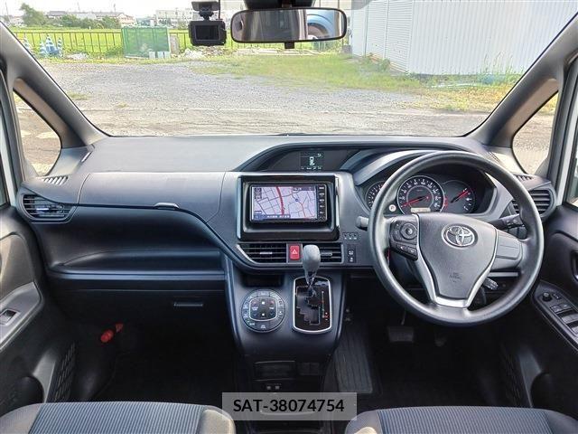 Toyota NOAH 2021-08 8744779-4