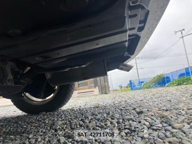 Toyota NOAH 2007-08 8744780-13