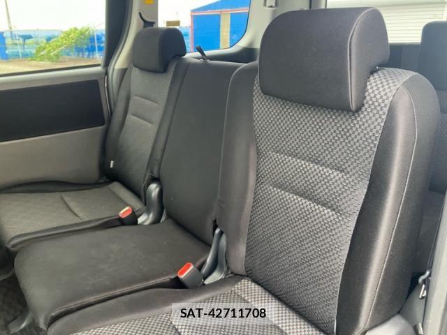 Toyota NOAH 2007-08 8744780-15