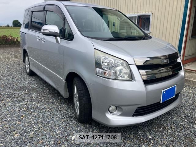 Toyota NOAH 2007-08 8744780-2