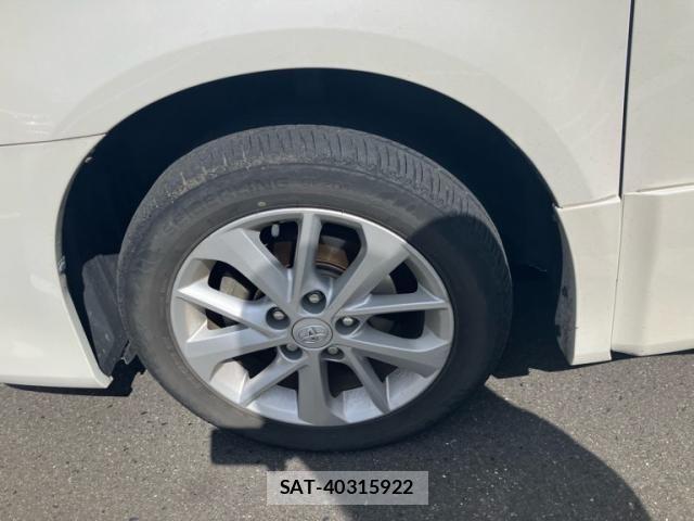 Toyota NOAH 2013-10 8744781-10