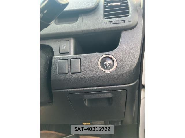 Toyota NOAH 2013-10 8744781-13