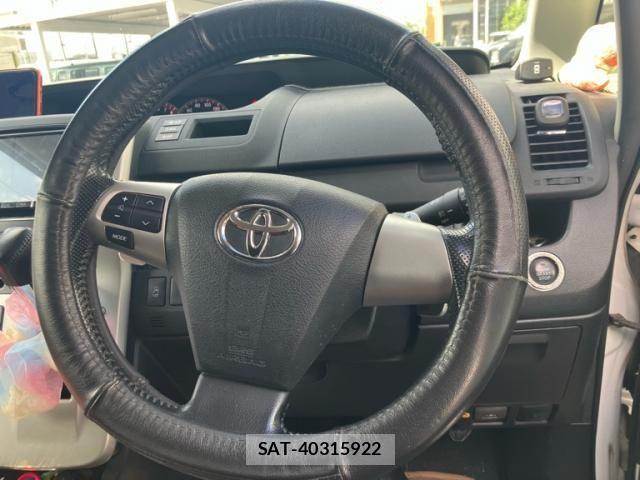 Toyota NOAH 2013-10 8744781-14