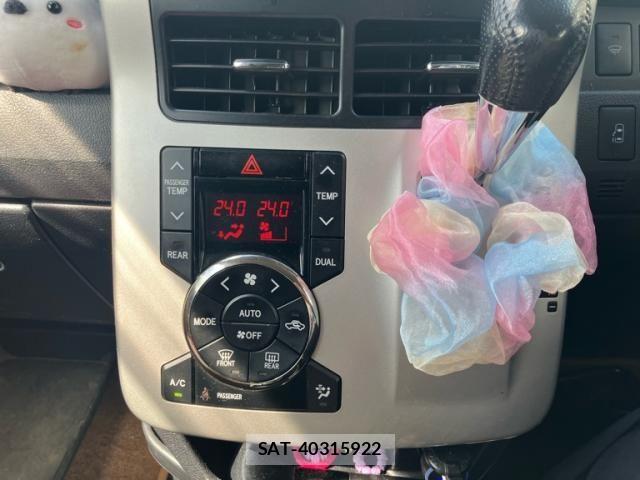 Toyota NOAH 2013-10 8744781-18