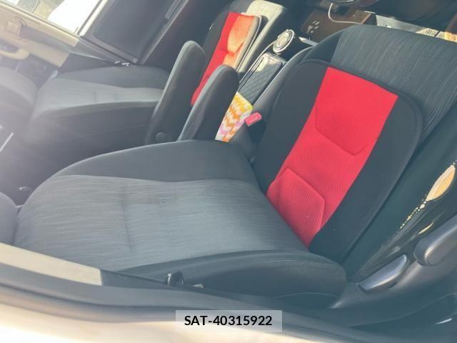 Toyota NOAH 2013-10 8744781-20