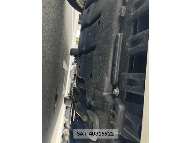 Toyota NOAH 2013-10 8744781-3