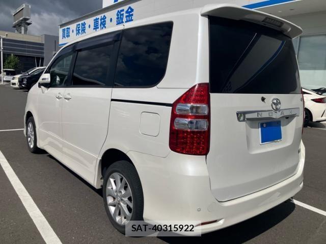 Toyota NOAH 2013-10 8744781-7