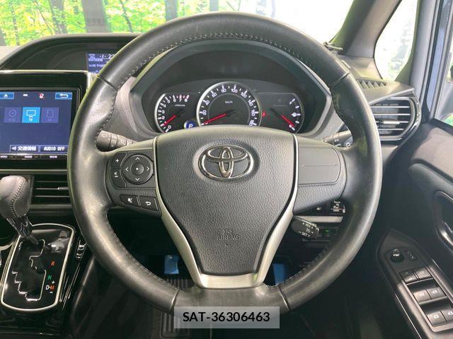 Toyota NOAH 2017-04 8781411-11