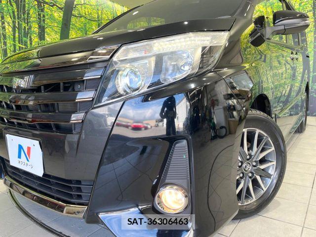 Toyota NOAH 2017-04 8781411-12
