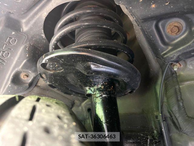 Toyota NOAH 2017-04 8781411-19