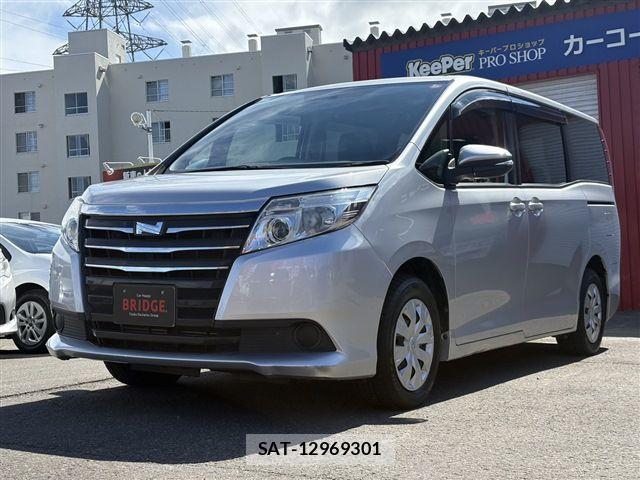 Toyota NOAH 2015-11 8781410-2