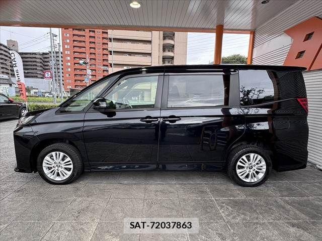 Toyota NOAH 2022-10 8781409-12