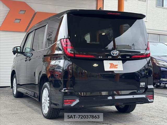 Toyota NOAH 2022-10 8781409-15