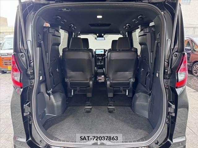 Toyota NOAH 2022-10 8781409-22