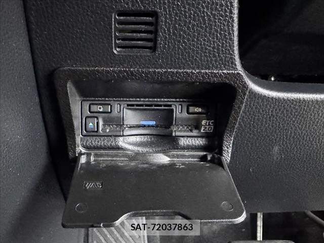 Toyota NOAH 2022-10 8781409-26