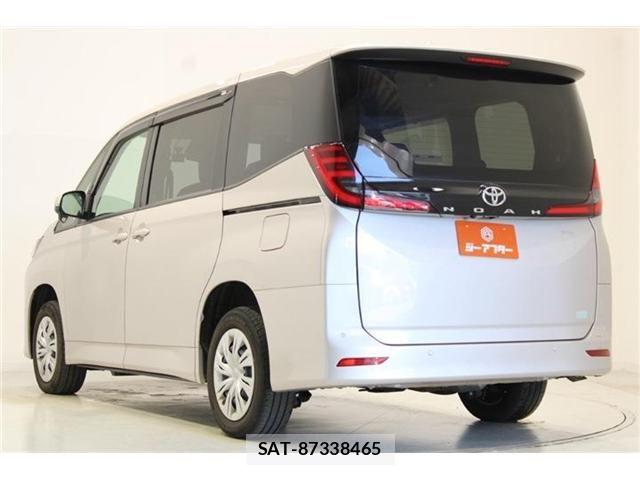 Toyota NOAH 2023-11 8796948-9