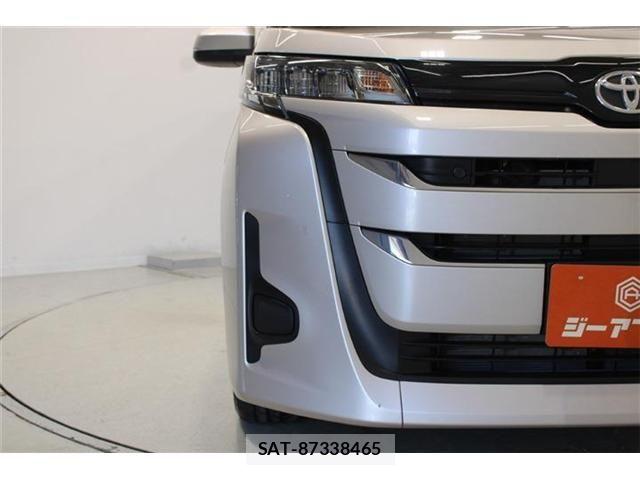 Toyota NOAH 2023-11 8796948-15