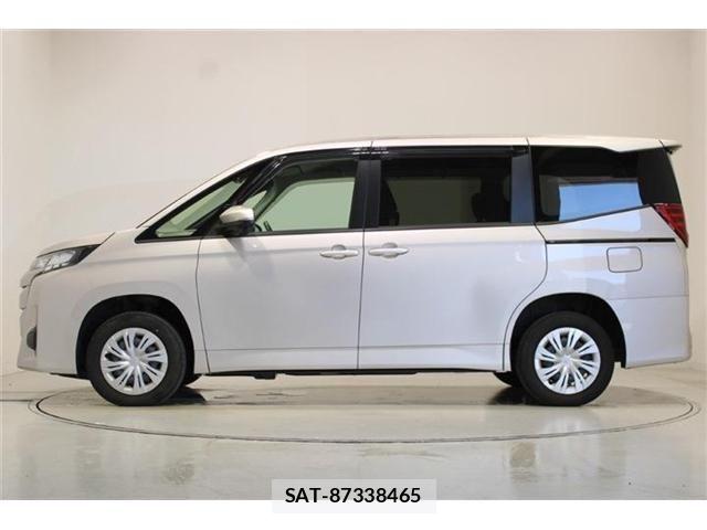 Toyota NOAH 2023-11 8796948-8
