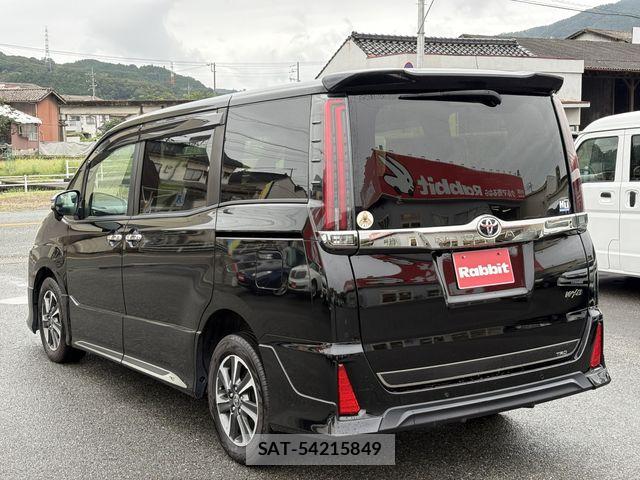 Toyota NOAH 2021-09 8830816-9