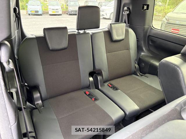Toyota NOAH 2021-09 8830816-17