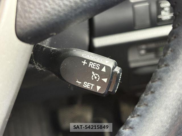 Toyota NOAH 2021-09 8830816-21