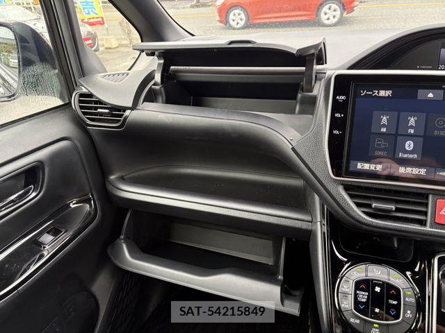 Toyota NOAH 2021-09 8830816-28