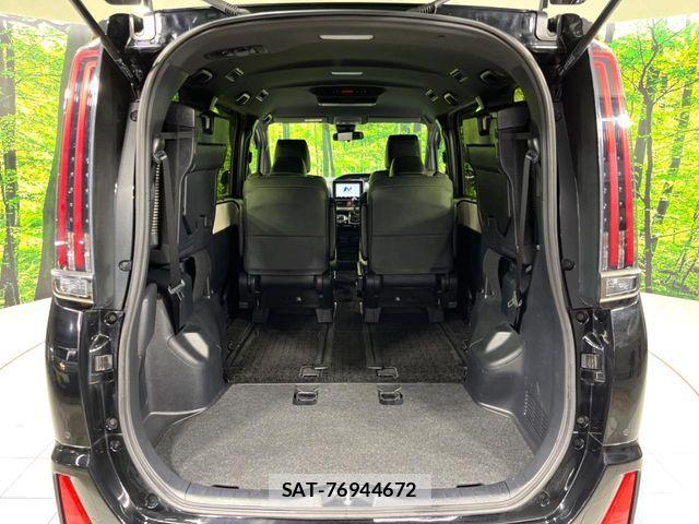 Toyota NOAH 2021-11 8850167-11