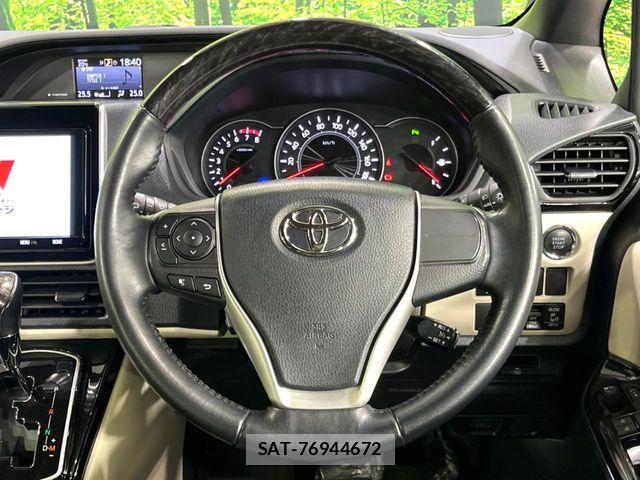 Toyota NOAH 2021-11 8850167-12