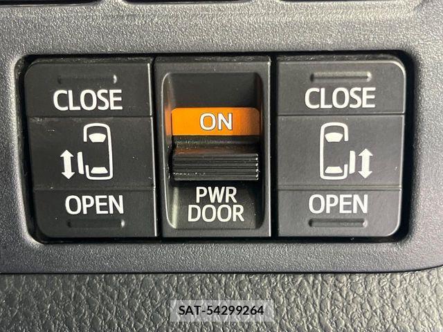 Toyota NOAH 2018-09 8850165-4