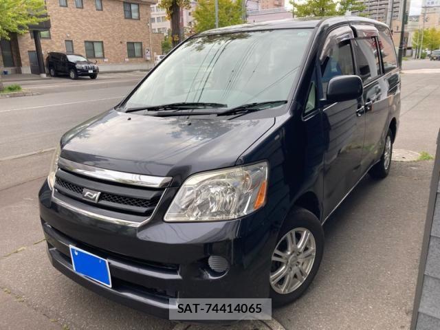 Toyota NOAH 2005-05 8850169-1