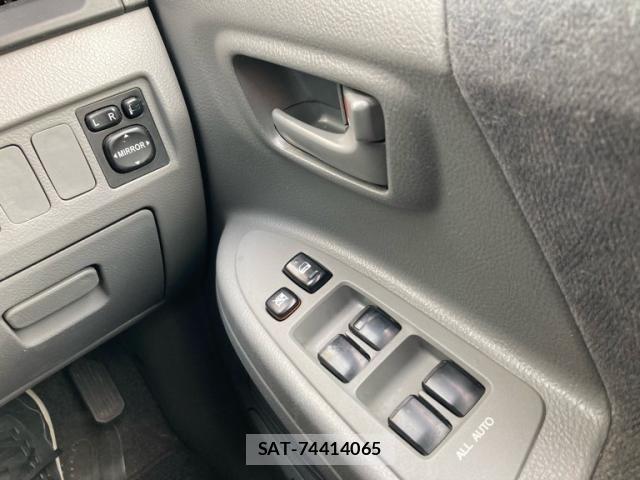 Toyota NOAH 2005-05 8850169-24