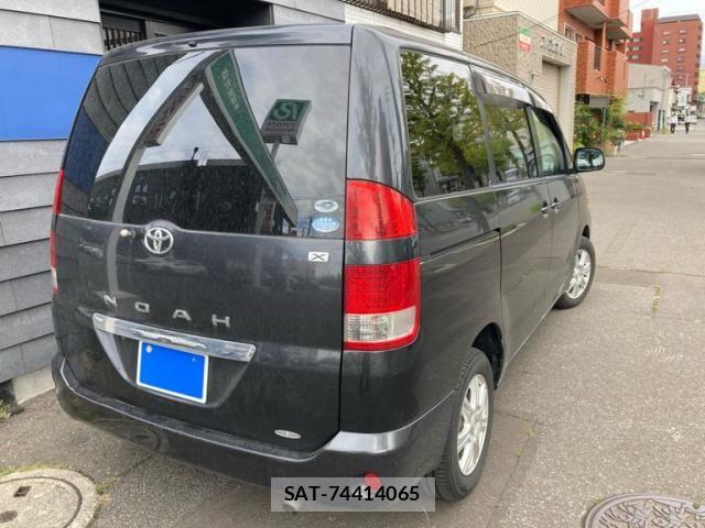 Toyota NOAH 2005-05 8850169-4