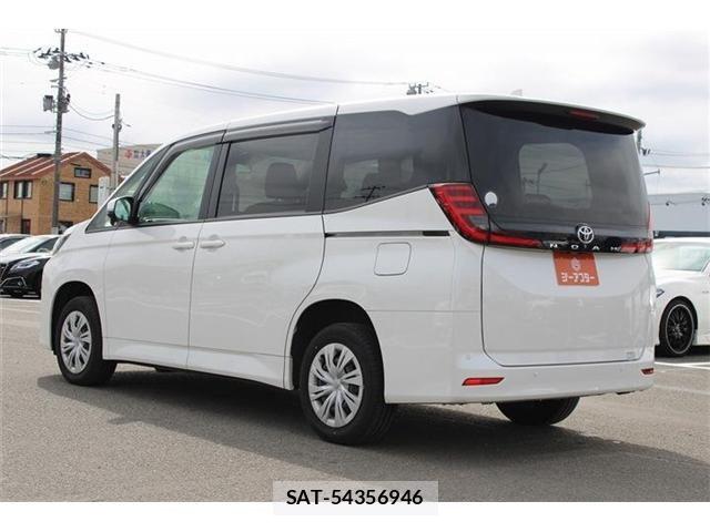 Toyota NOAH 2023-08 8881218-11