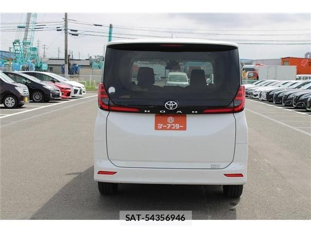 Toyota NOAH 2023-08 8881218-12