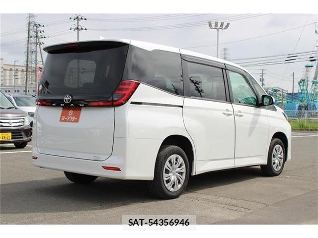 Toyota NOAH 2023-08 8881218-13