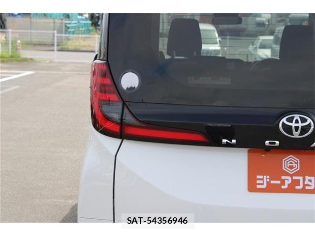 Toyota NOAH 2023-08 8881218-18
