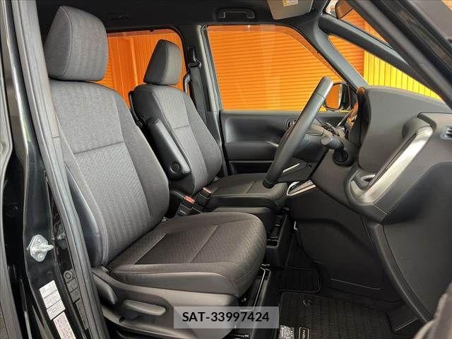 Toyota NOAH 2022-06 8881216-15