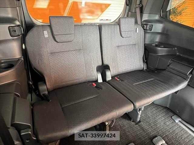 Toyota NOAH 2022-06 8881216-19