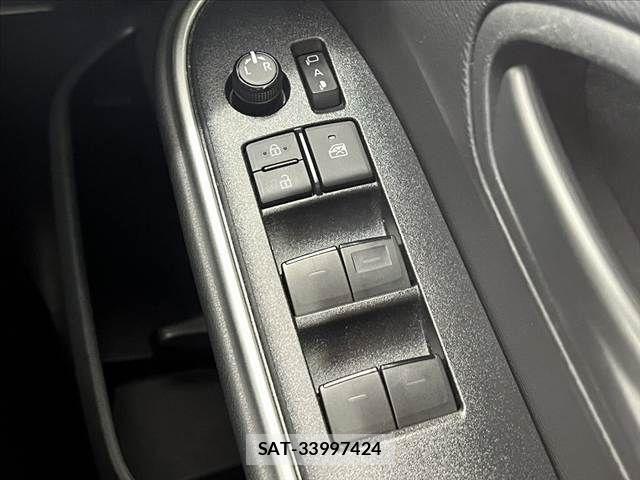 Toyota NOAH 2022-06 8881216-29
