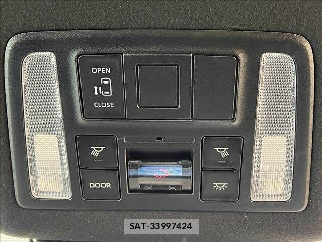Toyota NOAH 2022-06 8881216-5