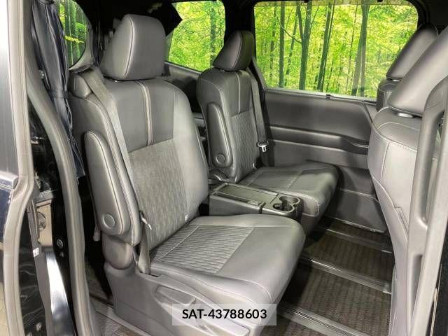 Toyota NOAH HYBRID 2022-03 510025-9