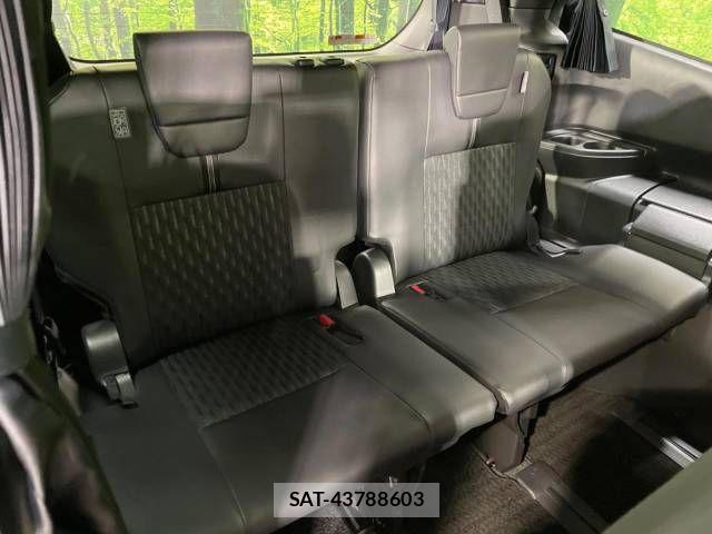Toyota NOAH HYBRID 2022-03 510025-10