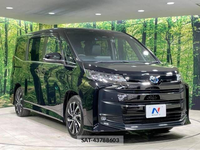 Toyota NOAH HYBRID 2022-03 510025-17