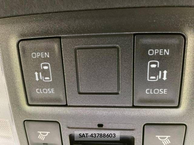Toyota NOAH HYBRID 2022-03 510025-3