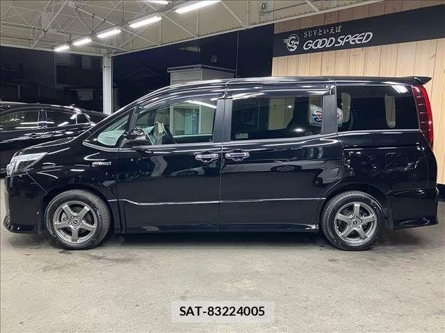 Toyota NOAH HYBRID 2017-02 789713-15