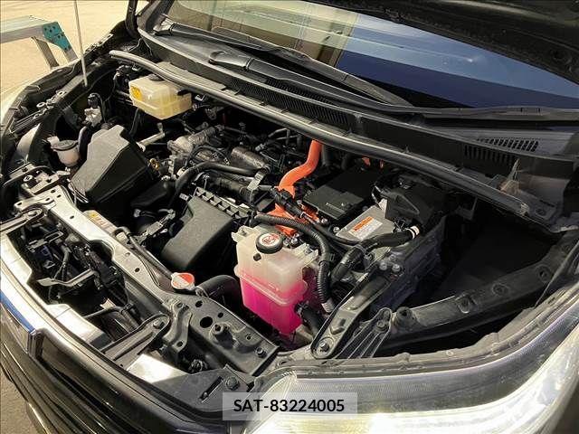 Toyota NOAH HYBRID 2017-02 789713-18
