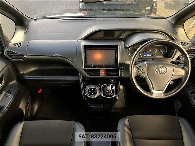Toyota NOAH HYBRID 2017-02 789713-1