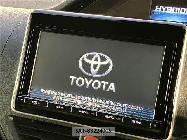 Toyota NOAH HYBRID 2017-02 789713-2